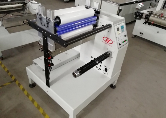 Melt-blown fabric slitting rewinding machine 